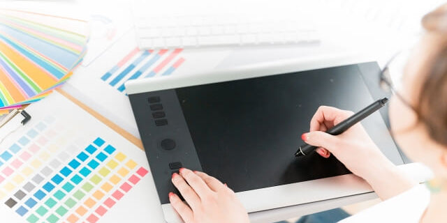 【Shopify制作】企業サイト制作の流れや越境EC制作の特徴を解説