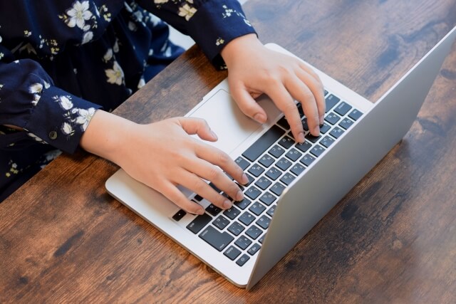 Shopify構築を依頼するメリットや費用相場についての
      アイキャッチ